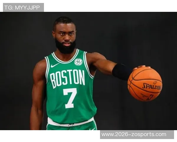 杰伦布朗高效表现三分球火力全开助力球队获胜